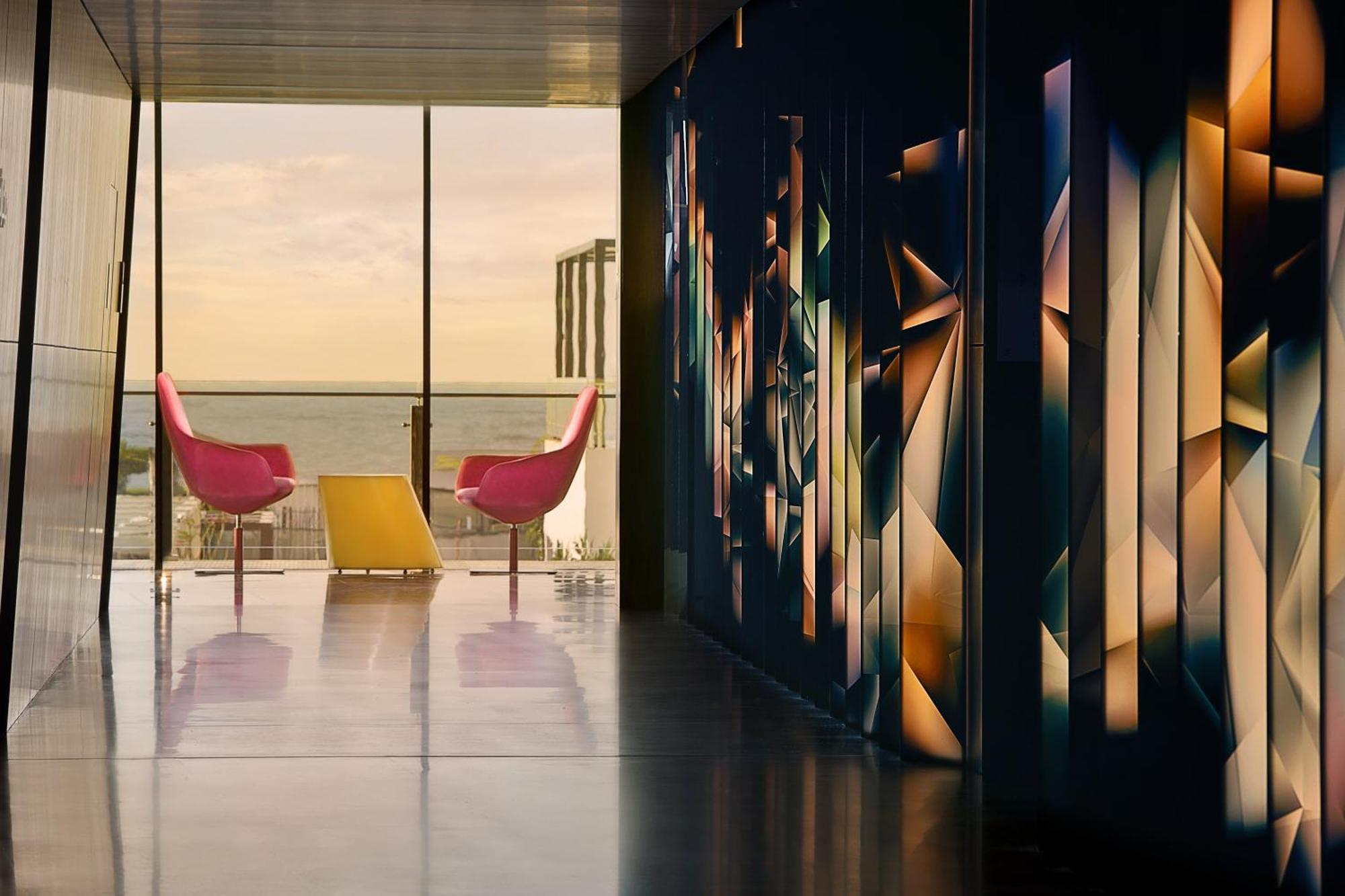 ホテル W マスカット エクステリア 写真 The interior of the hotel