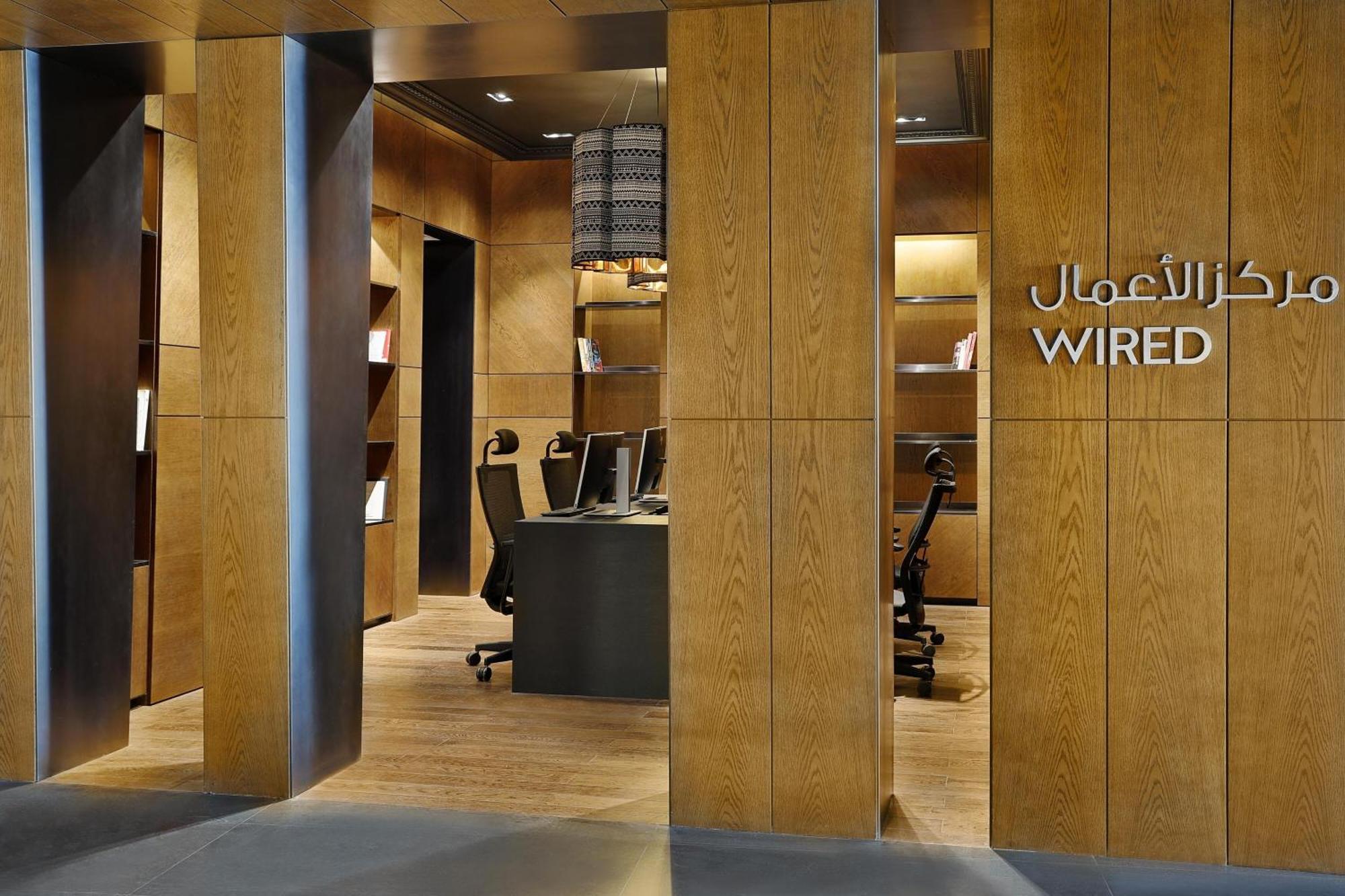 ホテル W マスカット エクステリア 写真 Wired Business Center
