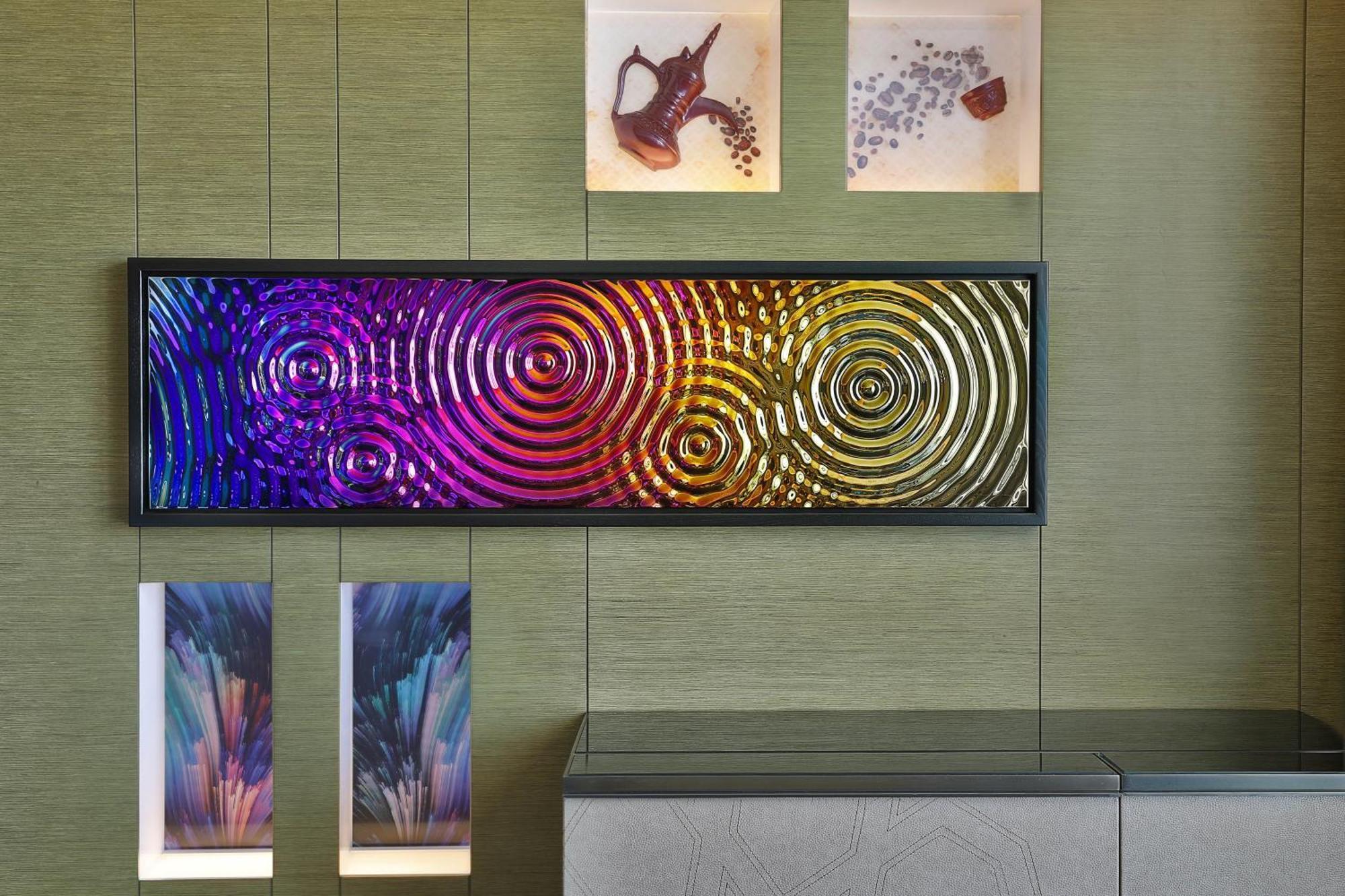 ホテル W マスカット エクステリア 写真 Modern metal wall sculpture