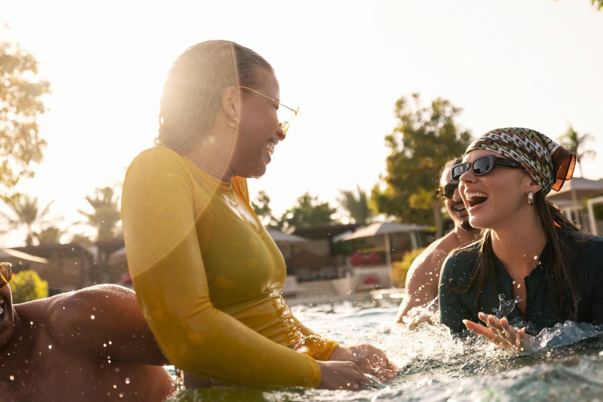 ホテル W マスカット エクステリア 写真 Swimmers at the 2012 Olympics