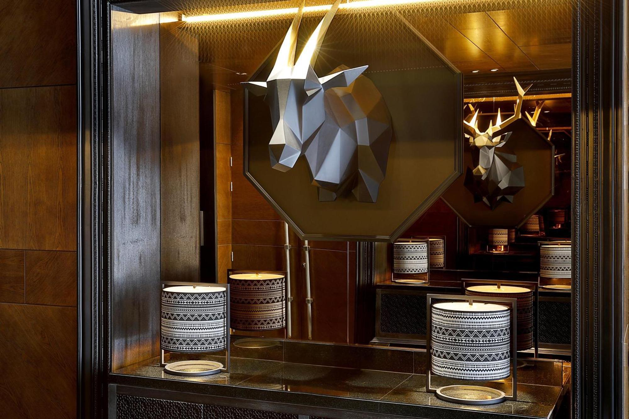 ホテル W マスカット エクステリア 写真 The interior of the restaurant