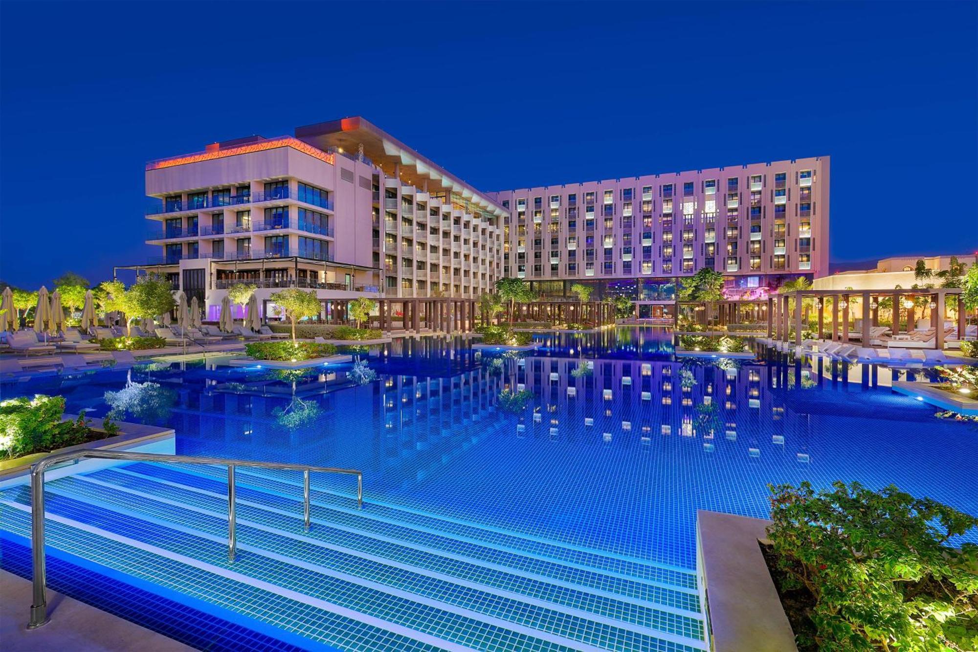 ホテル W マスカット エクステリア 写真 Hilton Luxor