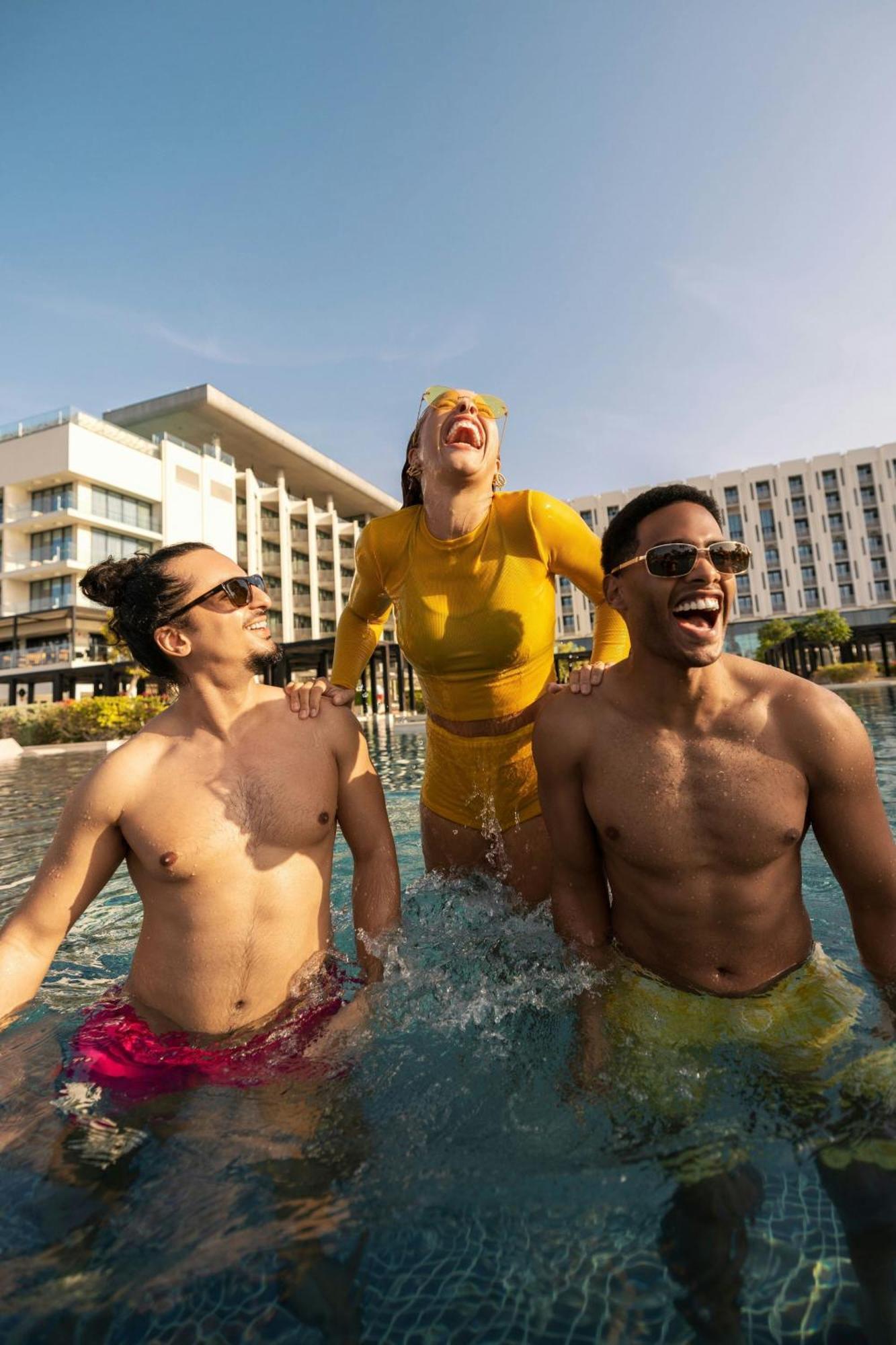 ホテル W マスカット エクステリア 写真 The swimming pool at the Hilton Sharm El Sheikh Resort