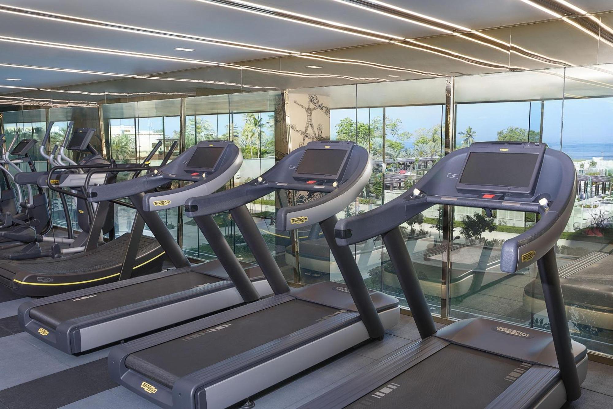 ホテル W マスカット エクステリア 写真 Treadmills
